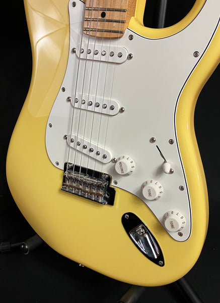 Fender Player Stratocaster Electric Guitar Buttercream Finish