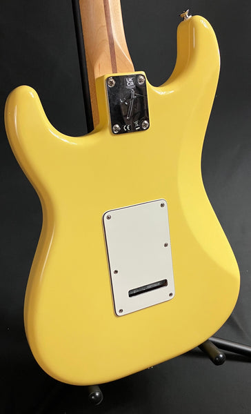 Fender Player Stratocaster Electric Guitar Buttercream Finish