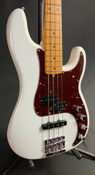 Fender American Ultra Precision Bass 4-String Bass Guitar Arctic Pearl w/ OHSC