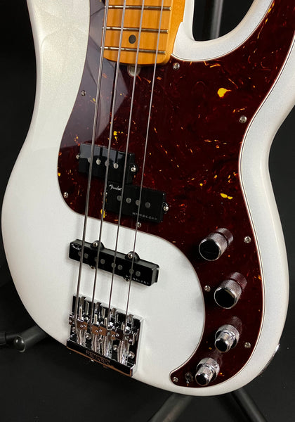 Fender American Ultra Precision Bass 4-String Bass Guitar Arctic Pearl w/ OHSC