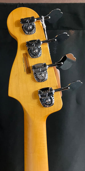 Fender American Ultra Precision Bass 4-String Bass Guitar Arctic Pearl w/ OHSC