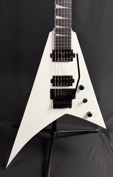 Jackson Pro Plus Series RR24 Rhoads Electric Guitar Snow White Finish w/ Gig Bag