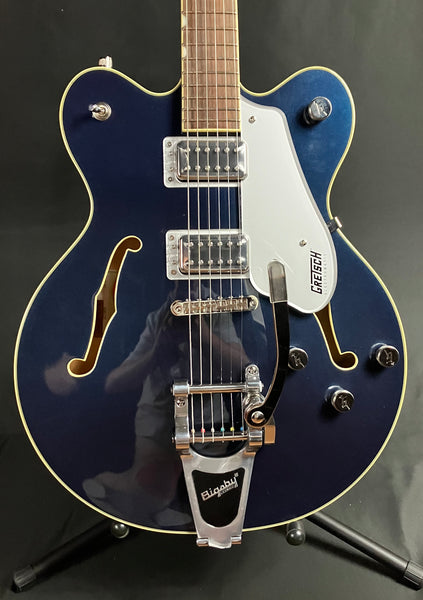 Gretsch G5622T Electromatic Semi-Hollow Body Electric Guitar Midnight Sapphire Finish