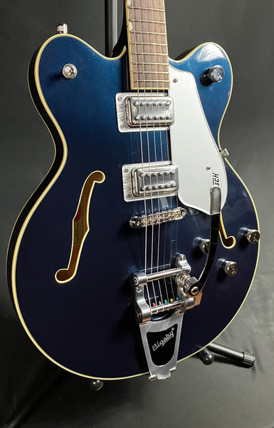 Gretsch G5622T Electromatic Semi-Hollow Body Electric Guitar Midnight Sapphire Finish