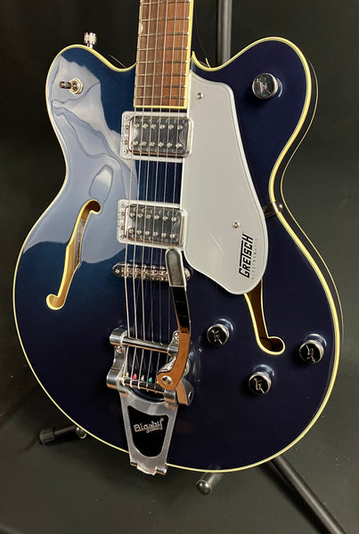 Gretsch G5622T Electromatic Semi-Hollow Body Electric Guitar Midnight Sapphire Finish