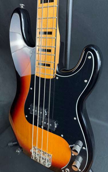 Squier Classic Vibe 70's Precision Bass 4-String Bass Guitar 3-Tone Sunburst (215)