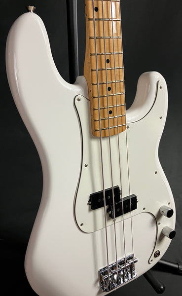 Fender Player Precision Bass 4-String Bass Guitar Polar White (308)