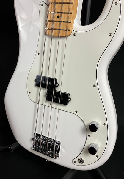 Fender Player Precision Bass 4-String Bass Guitar Polar White (308)