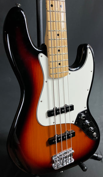 Fender Player Jazz Bass 4-String Bass Guitar 3-Tone Sunburst Finish