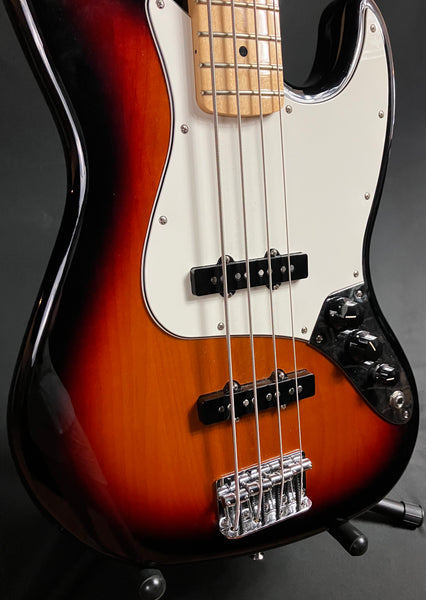 Fender Player Jazz Bass 4-String Bass Guitar 3-Tone Sunburst Finish