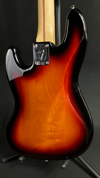 Fender Player Jazz Bass 4-String Bass Guitar 3-Tone Sunburst Finish