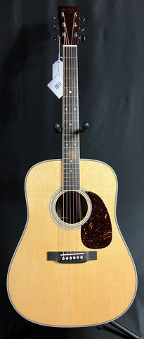 Martin HD-35 (2025) Standard Dreadnought Acoustic Guitar Gloss Natural w/ Case