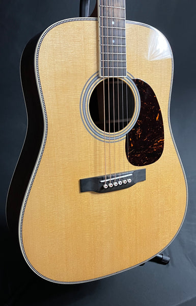 Martin HD-35 (2025) Standard Dreadnought Acoustic Guitar Gloss Natural w/ Case