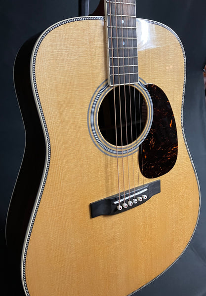 Martin HD-35 (2025) Standard Dreadnought Acoustic Guitar Gloss Natural w/ Case