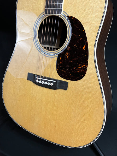 Martin HD-35 (2025) Standard Dreadnought Acoustic Guitar Gloss Natural w/ Case