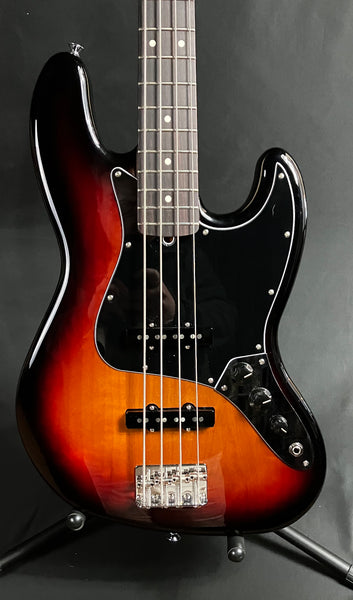 Fender American Performer Jazz Bass 4-String Bass Guitar 3-Tone Sunburst w/ Gig Bag (655)