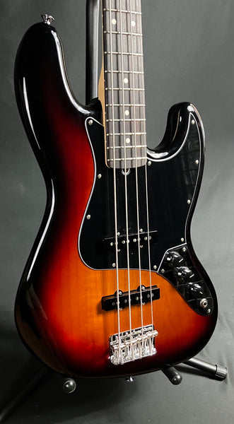 Fender American Performer Jazz Bass 4-String Bass Guitar 3-Tone Sunburst w/ Gig Bag (655)