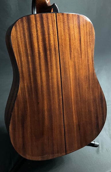 Recording King RD-318 Aged Adirondack Dreadnought Acoustic Guitar Natural