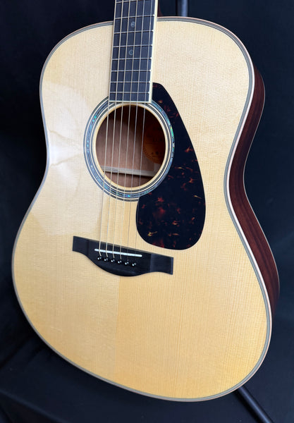Yamaha LL16M Mahogany Dreadnought Acoustic-Electric Guitar Natural w/ Case (568)