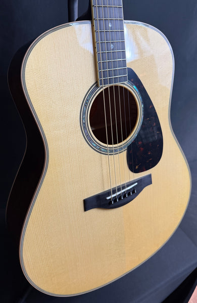 Yamaha LL16M Mahogany Dreadnought Acoustic-Electric Guitar Natural w/ Case (568)