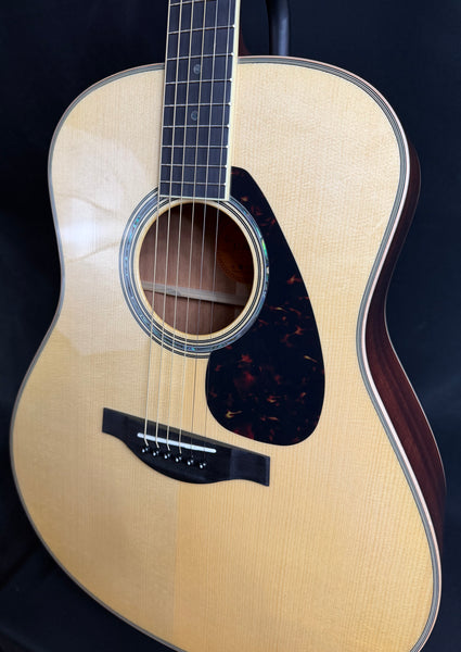 Yamaha LL16M Mahogany Dreadnought Acoustic-Electric Guitar Natural w/ Case (568)