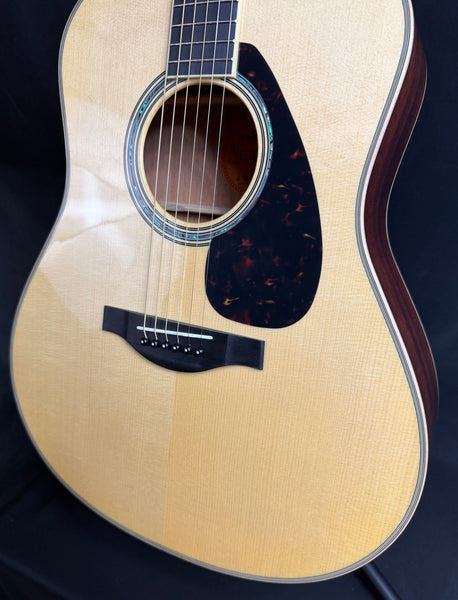 Yamaha LL16M Mahogany Dreadnought Acoustic-Electric Guitar Natural w/ Case (568)
