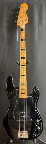 Squier Classic Vibe 70's Precision Bass 4-String Bass Guitar Gloss Black Finish (411)