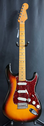 Fender Deluxe Roadhouse Stratocaster Electric Guitar Brown Sunburst w/ Gig Bag