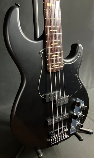 Yamaha BB734A Broad Bass 4-String Bass Guitar Translucent Matte Black w/ Gig Bag (130)