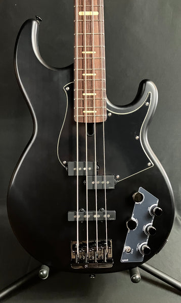 Yamaha BB734A Broad Bass 4-String Bass Guitar Translucent Matte Black w/ Gig Bag (033)