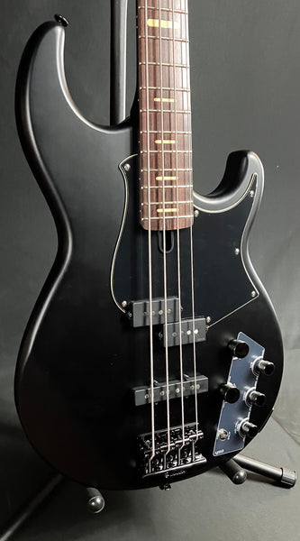 Yamaha BB734A Broad Bass 4-String Bass Guitar Translucent Matte Black w/ Gig Bag (033)