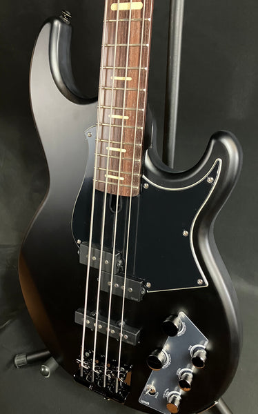 Yamaha BB734A Broad Bass 4-String Bass Guitar Translucent Matte Black w/ Gig Bag (033)