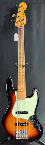 Fender Player Plus Active Jazz Bass V 5-String Bass Guitar 3-Tone Sunburst w/ Gig Bag