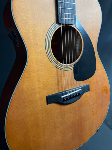 Yamaha FSX3 Red Label Folk Acoustic-Electric Guitar Vintage Natural Finish w/ Case