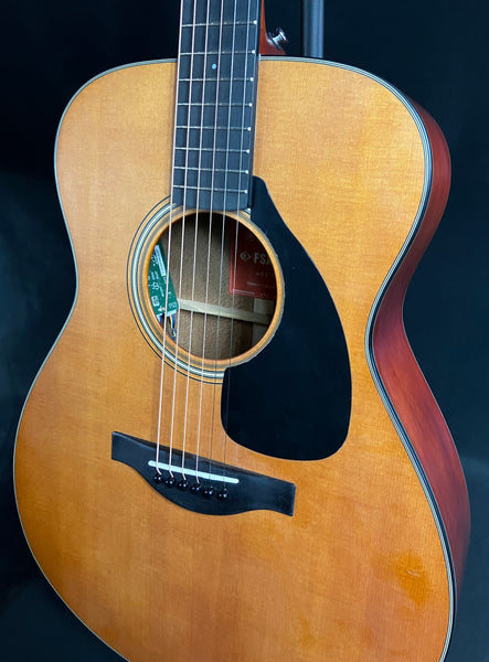 Yamaha FSX3 Red Label Folk Acoustic-Electric Guitar Vintage Natural Finish w/ Case