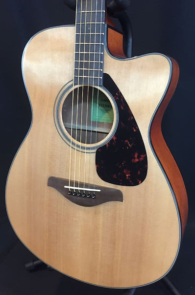Yamaha FSX800C Small Body Acoustic-Electric Guitar Gloss Natural
