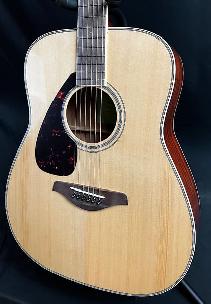 Yamaha FG820L Left-Handed Solid Sitka Spruce Top Natural Folk Acoustic Guitar