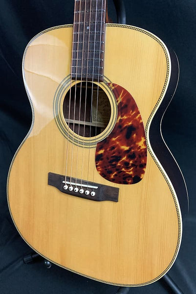 Recording King RO-328 All-Solid Auditorium Acoustic Guitar Natural Finish