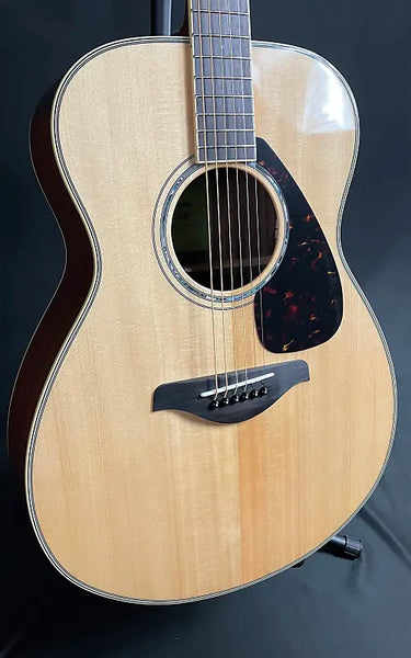 Yamaha FS830 Solid Top Concert Acoustic Guitar Gloss Natural Finish