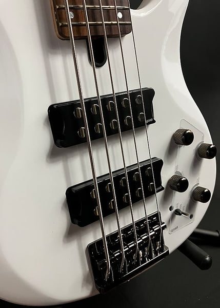 Yamaha TRBX305WH 5-String Electric Bass Guitar Gloss White Finish