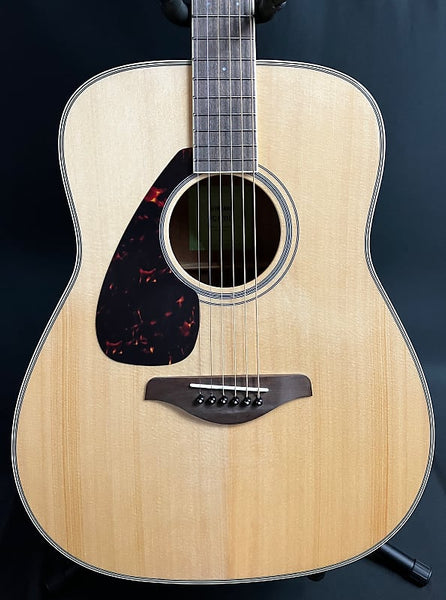 Yamaha FG820L Left-Handed Solid Sitka Spruce Top Natural Folk Acoustic Guitar