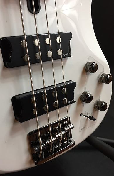 Yamaha TRBX304WH 4-String Electric Bass Guitar Gloss White