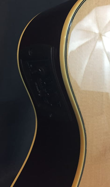 Yamaha APX600NA Thin Body Acoustic-Electric Guitar Gloss Natural Finish