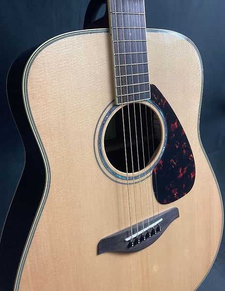 Yamaha FG830 Solid Top Dreadnought Acoustic Guitar Gloss Natural