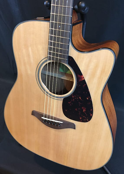 Yamaha FGX800C Solid Top Cutaway Acoustic-Electric Guitar Gloss Natural Finish